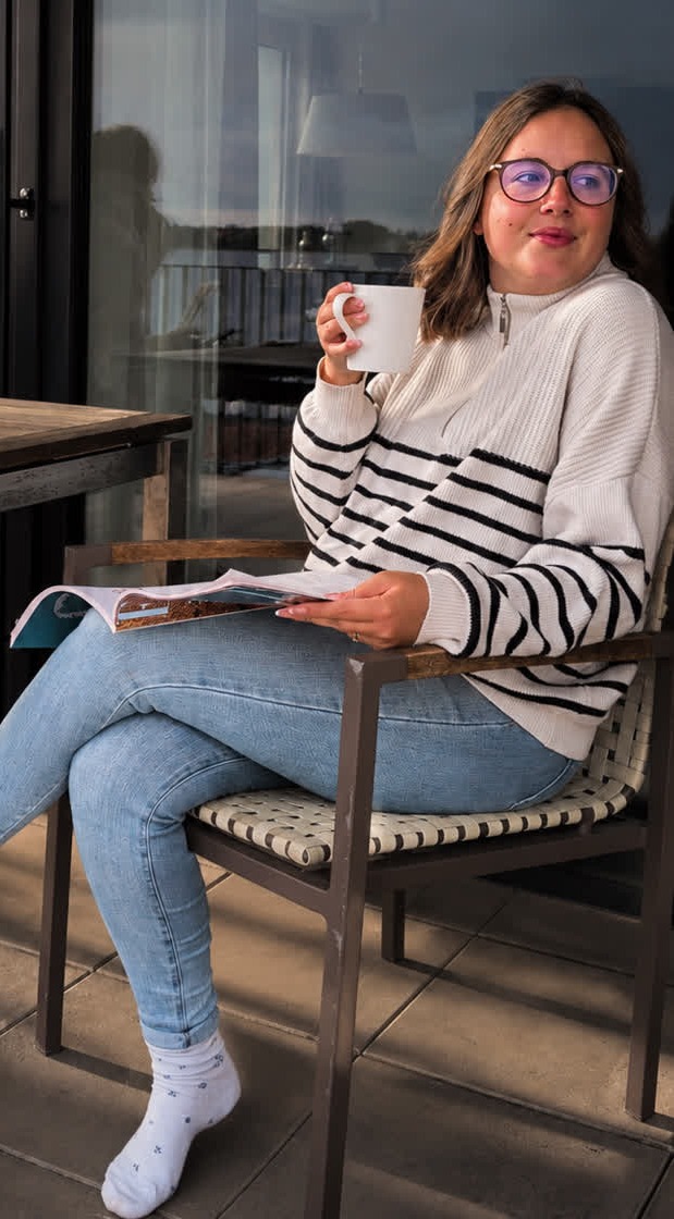 Susanne beim Lesen